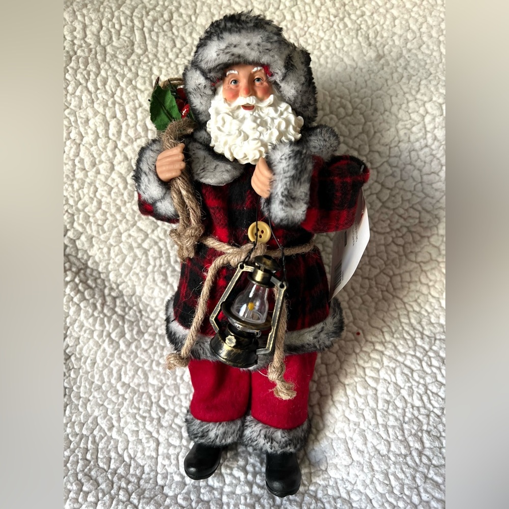 NWT 11 inch Traveller Santa Clause